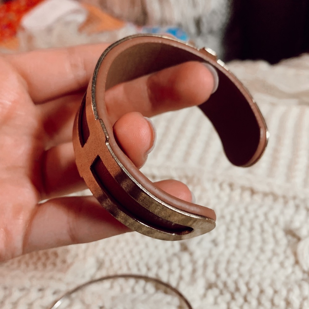 Several bracelets - Picture 2 of 6